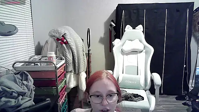 LilyFoxxx online show from 01-19-25, 07:15