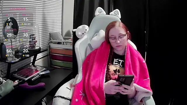 LilyFoxxx online show from 02-21-25, 04:29