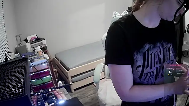 LilyFoxxx online show from 03-20-26, 05:19