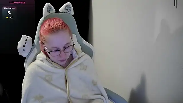LilyFoxxx online show from 12-21-24, 05:25