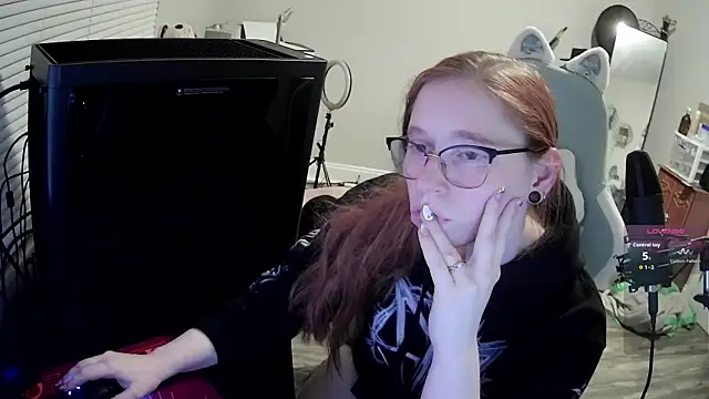 LilyFoxxx online show from 10-17-25, 03:10