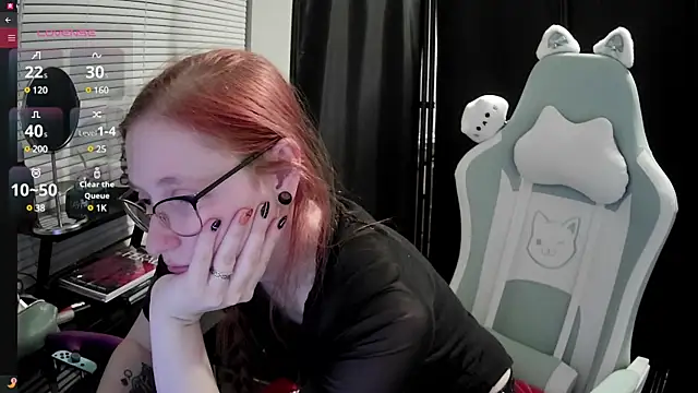 LilyFoxxx online show from 02-26-25, 04:30