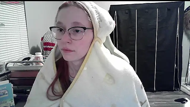 LilyFoxxx online show from 01-11-25, 04:27