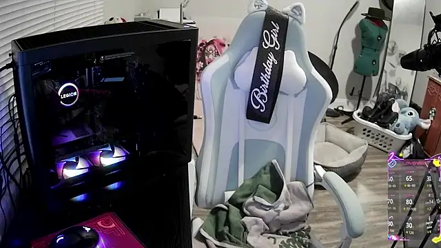 LilyFoxxx online show from 11-26-25, 04:12