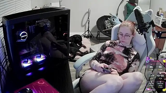 LilyFoxxx online show from 11-08-25, 04:49