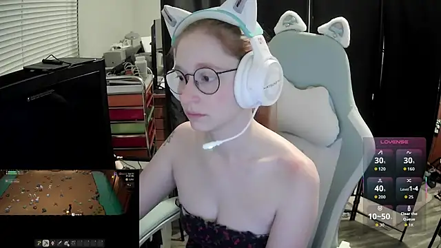 LilyFoxxx online show from 06-28-26, 05:14