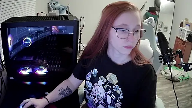 LilyFoxxx online show from 10-10-25, 03:18