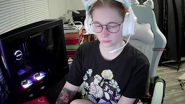 LilyFoxxx online show from 07-25-26, 05:59