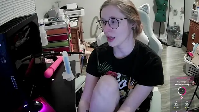 LilyFoxxx online show from 02-13-26, 06:13