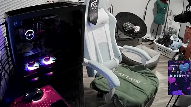 LilyFoxxx online show from 11-24-25, 04:23