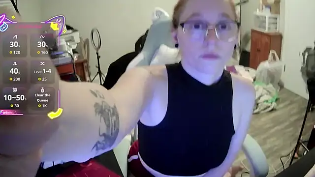 LilyFoxxx online show from 10-06-25, 03:19