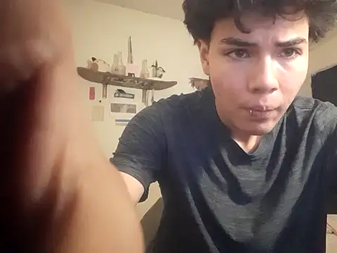 Snapshot of YoursexyJuan chatting on 12-12-24, 12:38 YoursexyJuan online show from 12-12-24, 12:38