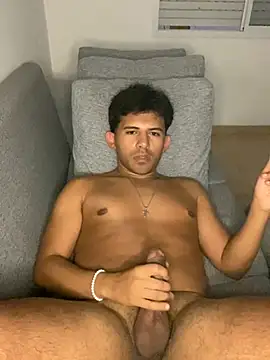 Snapshot of Aura33_ chatting on 01-07-25, 05:43 Aura33 online show from 01-07-25, 05:43