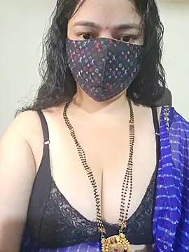 Snapshot of nsdhlove chatting on 07-05-26, 10:33 nsdhlove online show from 07-05-26, 10:33