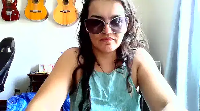 escritorasafada online show from 01-10-25, 04:09