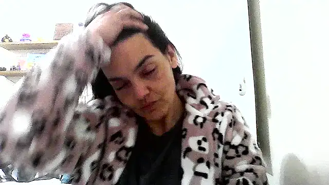 escritorasafada online show from 11-18-25, 01:54