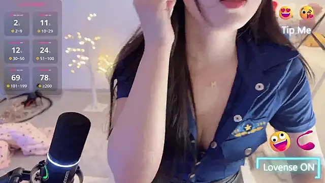 Snapshot of Unique-yiyi chatting on 02-16-25, 01:38 Unique-yiyi online show from 02-16-25, 01:38