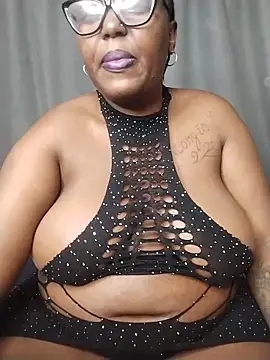 Snapshot of CHERRYYUMMY chatting on 06-18-26, 10:31 CHERRYYUMMY online show from 06-18-26, 10:31