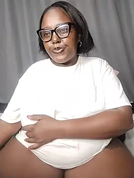 Snapshot of CHERRYYUMMY chatting on 05-21-26, 02:53 CHERRYYUMMY online show from 05-21-26, 02:53