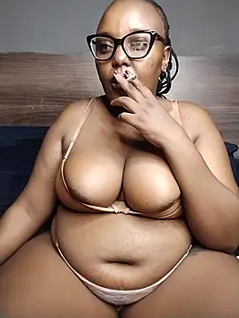 Snapshot of CHERRYYUMMY chatting on 04-21-26, 06:42 CHERRYYUMMY online show from 04-21-26, 06:42