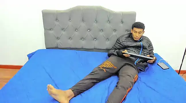 Snapshot of dominic_hot69 chatting on 12-13-24, 01:48 dominic hot69 online show from 12-13-24, 01:48