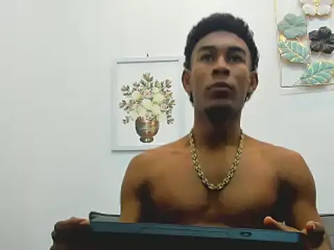 Snapshot of dominic_hot69 chatting on 01-09-25, 03:26 dominic hot69 online show from 01-09-25, 03:26