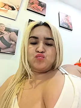 alexax0 online show from 12-16-25, 03:11