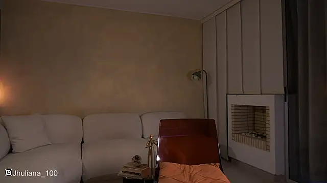 paulacora100 online show from 09-08-25, 10:20