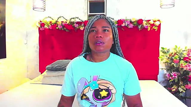 Snapshot of SilvannaFit chatting on 06-14-26, 09:21 SilvannaFit online show from 06-14-26, 09:21