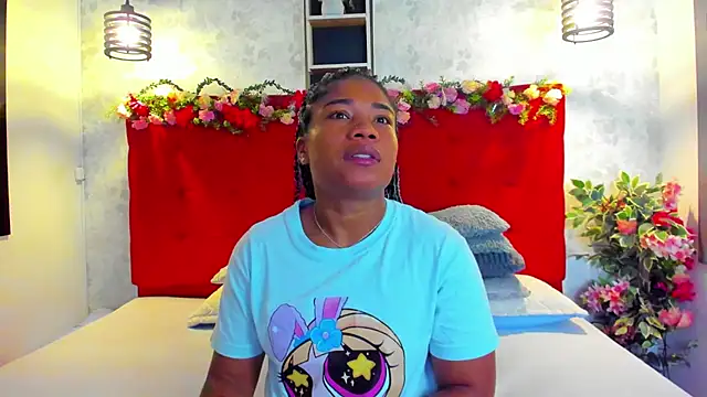 Snapshot of SilvannaFit chatting on 07-12-26, 10:05 SilvannaFit online show from 07-12-26, 10:05