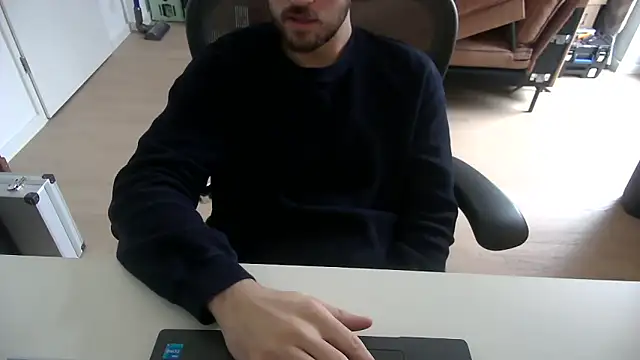 taallguyy 196 online show from 12-17-25, 11:04