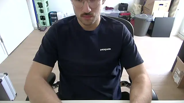 taallguyy 196 online show from 11-21-25, 09:52