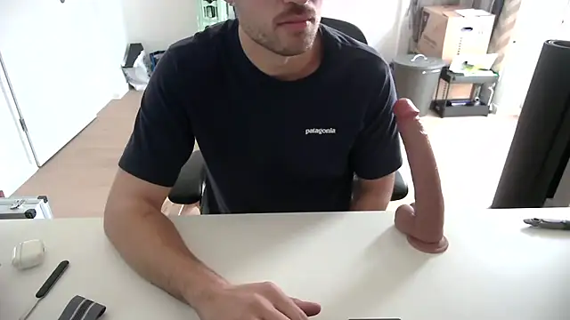 taallguyy 196 online show from 11-05-25, 11:46