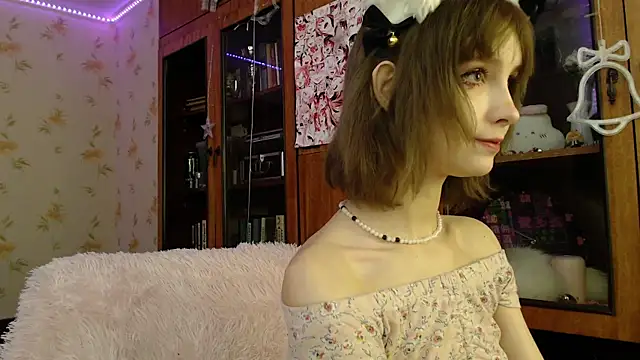 Snapshot of cloudgirrl chatting on 01-13-25, 08:37 cloudgirrl online show from 01-13-25, 08:37