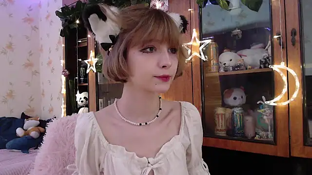 Snapshot of cloudgirrl chatting on 03-01-25, 10:10 cloudgirrl online show from 03-01-25, 10:10