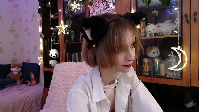 Snapshot of cloudgirrl chatting on 02-27-25, 01:08 cloudgirrl online show from 02-27-25, 01:08