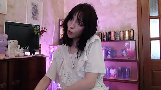 Snapshot of cloudgirrl chatting on 03-28-26, 11:44 cloudgirrl online show from 03-28-26, 11:44