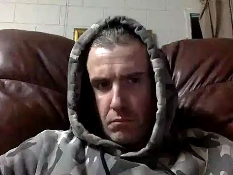 Snapshot of SugarCoupleAus chatting on 10-05-25, 03:36 SugarCoupleAus online show from 10-05-25, 03:36