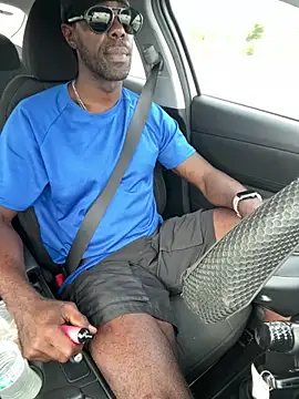 Snapshot of Melaneighted chatting on 12-22-25, 05:24 Melaneighted online show from 12-22-25, 05:24