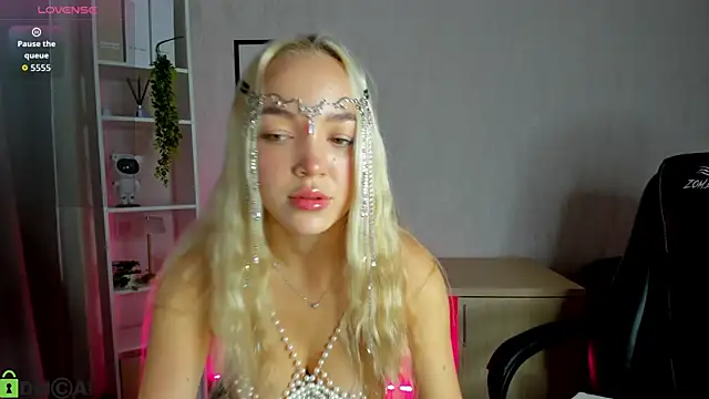Christy Little online show from 09-12-25, 12:55
