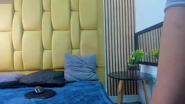 Snapshot of mikeegun chatting on 02-28-25, 11:14 mikeegun online show from 02-28-25, 11:14