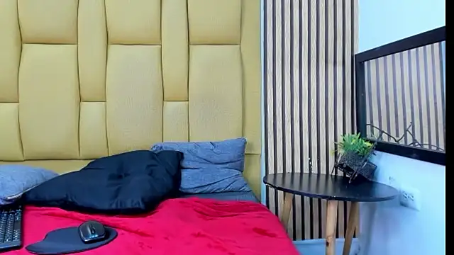 Snapshot of mikeegun chatting on 01-17-25, 05:51 mikeegun online show from 01-17-25, 05:51