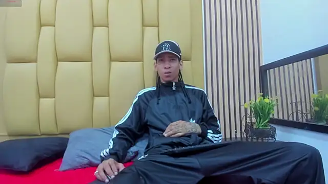 Snapshot of mikeegun chatting on 03-04-25, 11:29 mikeegun online show from 03-04-25, 11:29