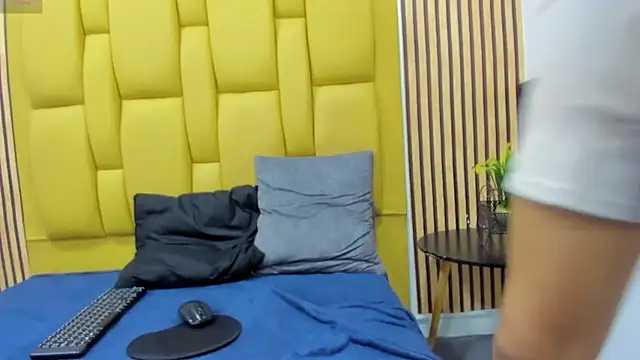 Snapshot of mikeegun chatting on 03-03-25, 12:28 mikeegun online show from 03-03-25, 12:28