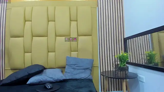 Snapshot of mikeegun chatting on 03-05-25, 11:28 mikeegun online show from 03-05-25, 11:28