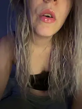 SUSELLAM1 online show from 04-13-26, 10:47