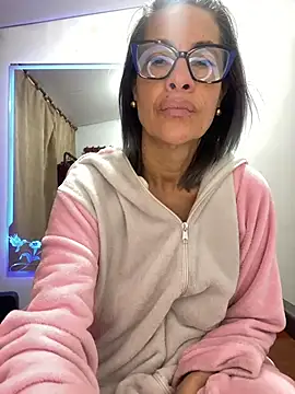 Snapshot of Goddess-Love- chatting on 06-21-26, 09:15 Goddess-Love- online show from 06-21-26, 09:15
