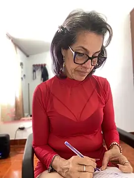 Snapshot of Goddess-Love- chatting on 05-25-26, 07:23 Goddess-Love- online show from 05-25-26, 07:23