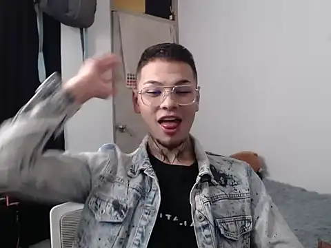 MarceloMilk online show from 09-13-25, 03:06