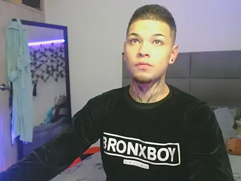 MarceloMilk online show from 10-10-25, 04:35